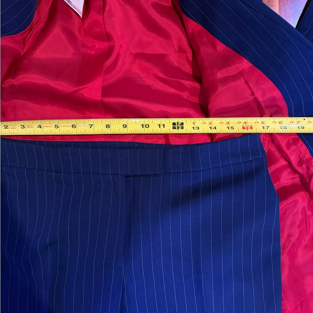 NWT Anne Klein Navy Pinstripe Suit, 6/8 - Picture 12 of 16